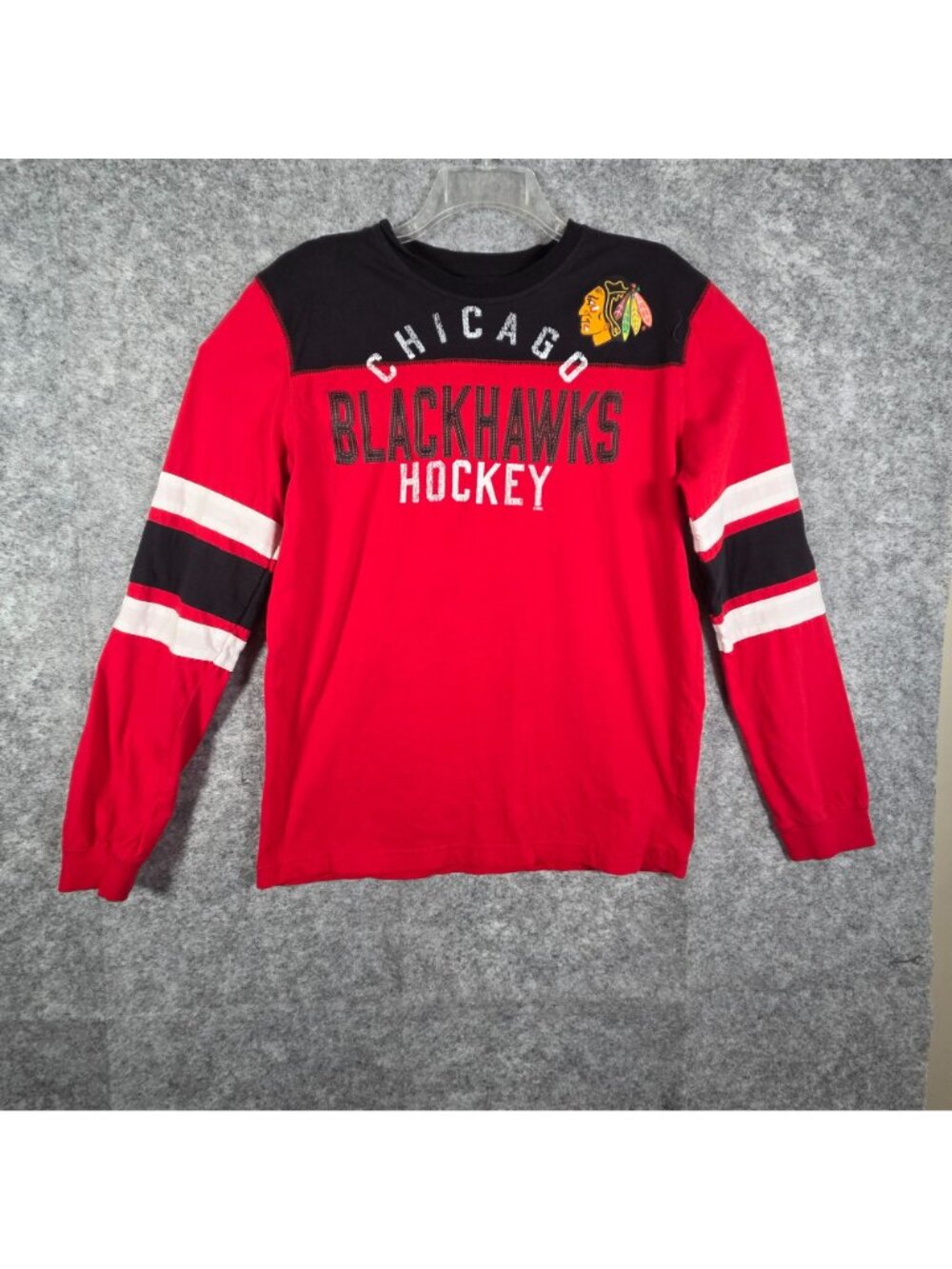Chicago Blackhawks Red Black Long Sleeve Hockey Shirt Size L - Picture 2 of 10